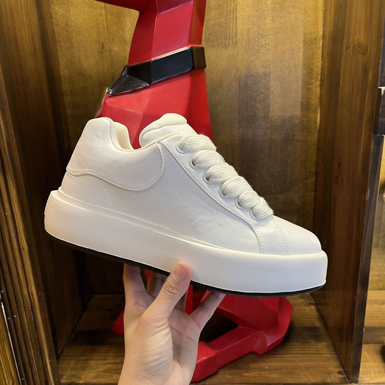 【超帅新品】欧洲站明星同款男鞋保暖防滑增高时尚休闲小白鞋板鞋主图