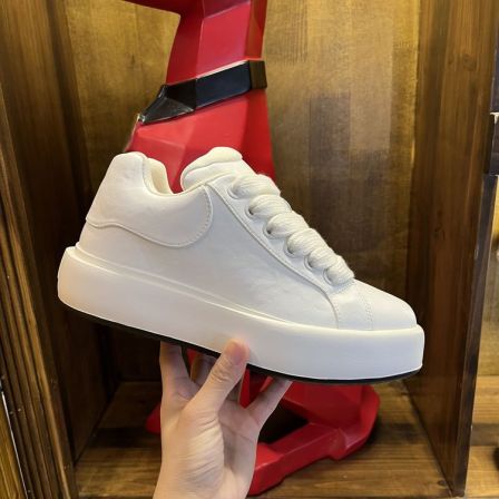 【超帅新品】欧洲站明星同款男鞋保暖防滑增高时尚休闲小白鞋板鞋