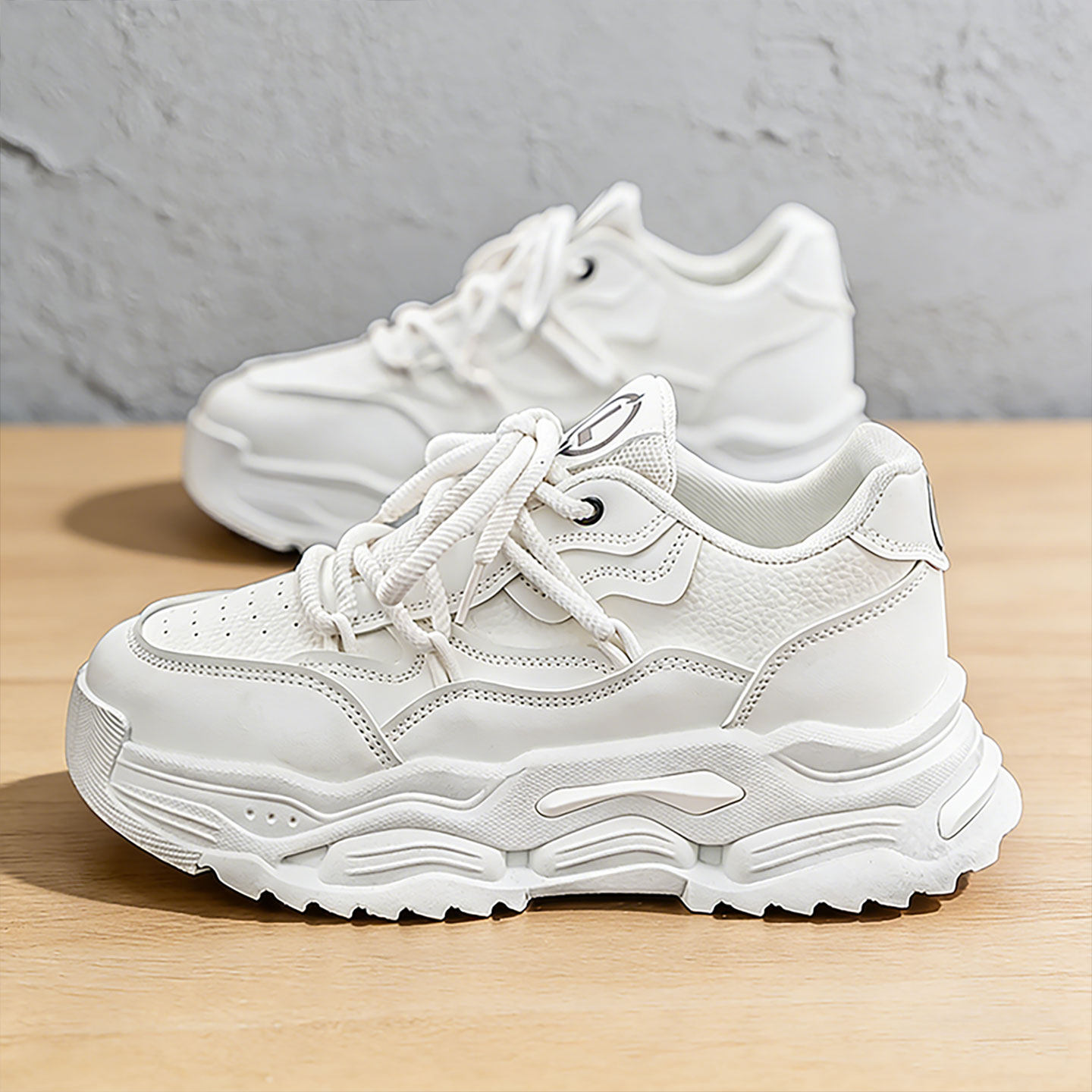 小白鞋男款厚底增高鞋子初中学生青少年百搭高级感运动白色老爹鞋主图