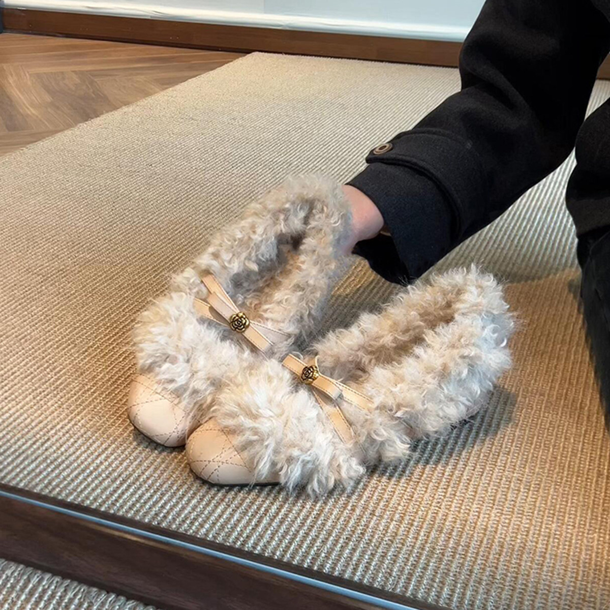 羊皮版~个性温柔方头内增高玛丽珍鞋女蝴蝶结山茶花浅口毛毛单鞋主图