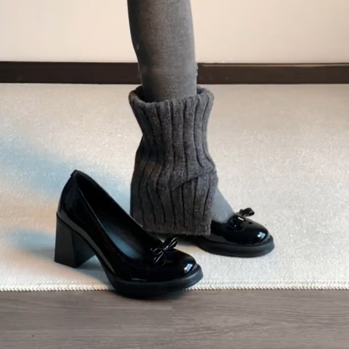 羊皮版~学院风小众蝴蝶结一脚蹬圆头真皮高跟鞋女百搭配裙子单鞋主图