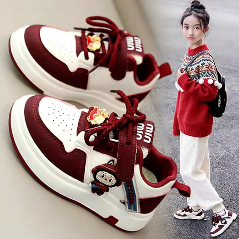红色新年女童鞋子2026新款春季儿童运动鞋中大童软底德训休闲板鞋主图