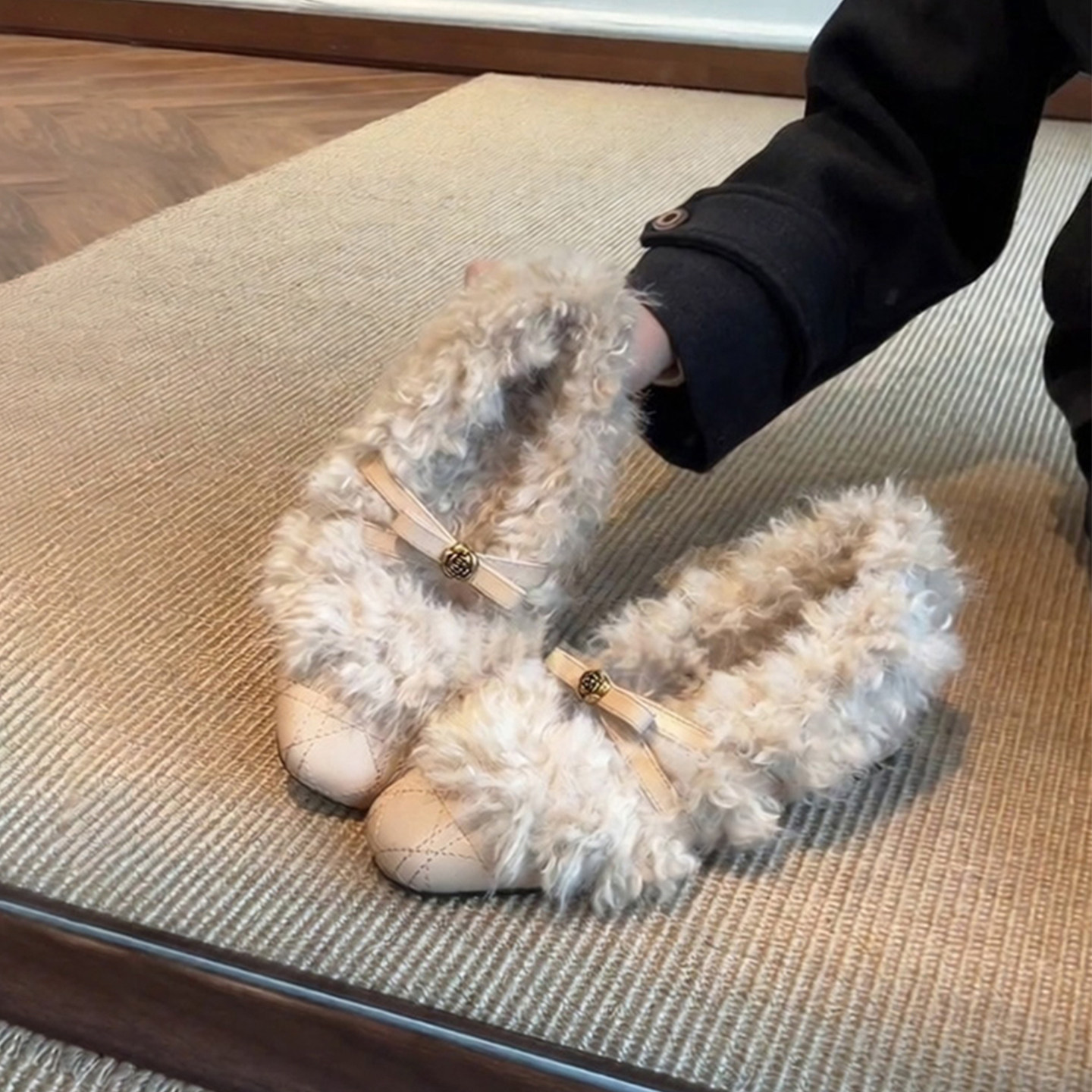 羊皮版~法式小香风山茶花毛毛鞋浅口一脚蹬加绒内增高玛丽珍单鞋主图