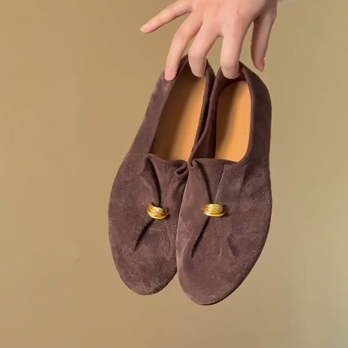 羊皮版~复古风反绒皮休闲乐福鞋女平底一脚蹬金属扣软皮褶皱单鞋主图