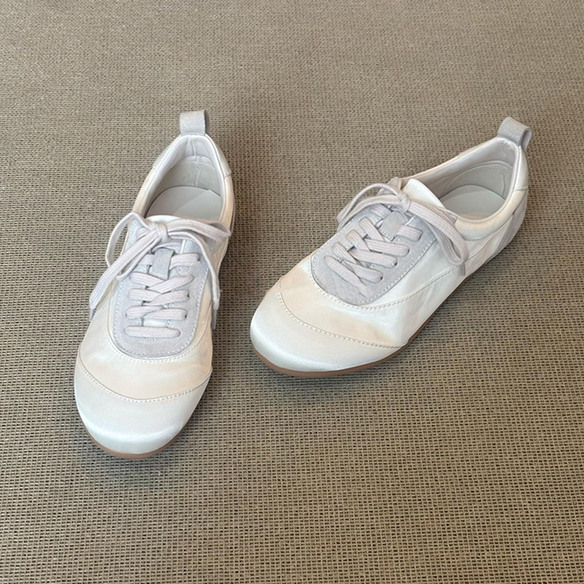 羊皮版~温柔绸缎面深口平底德训鞋女法式深口系带休闲芭蕾阿甘鞋主图