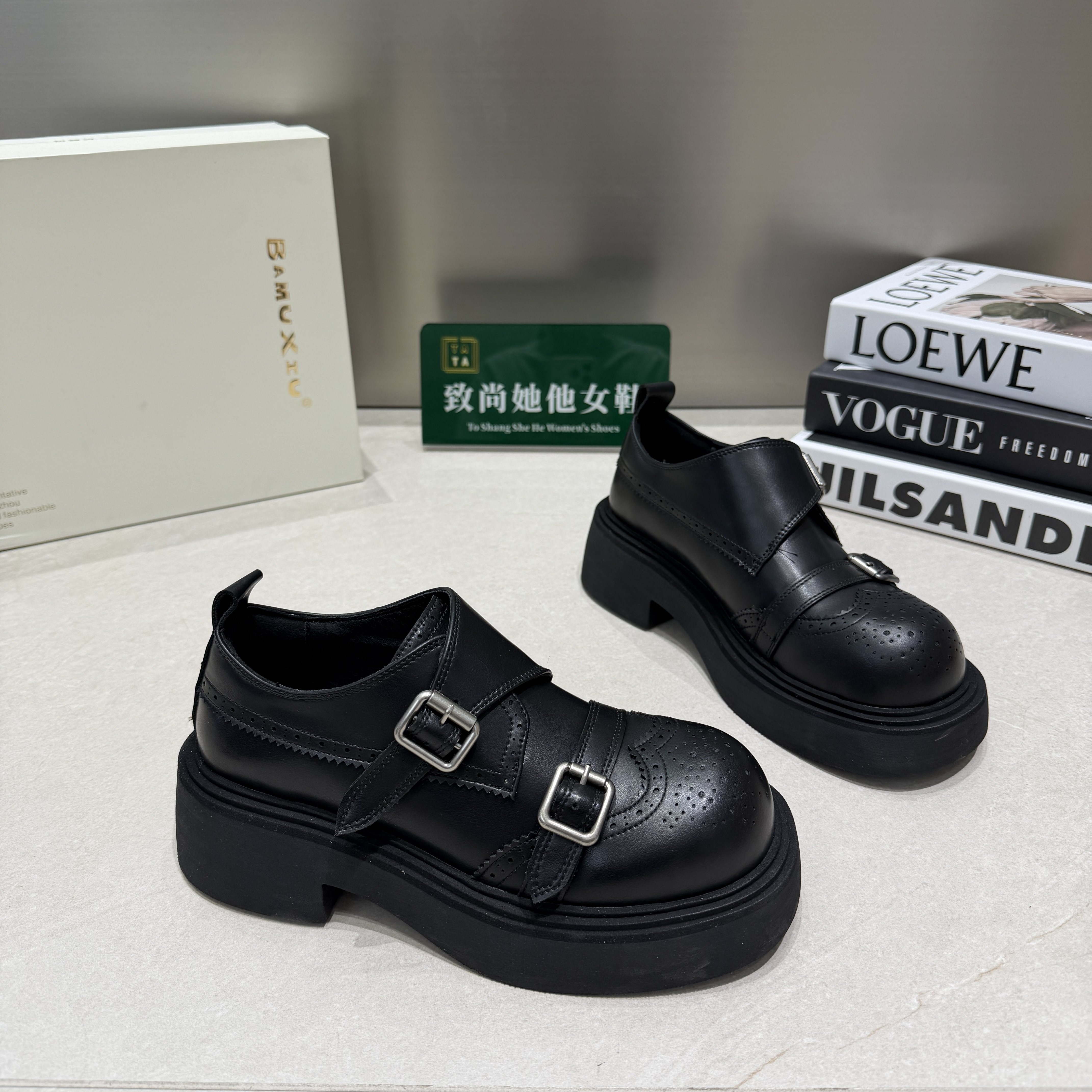 芭慕秀厚底乐福鞋女2026春新款时尚百搭圆头粗跟皮带扣英伦小皮鞋主图