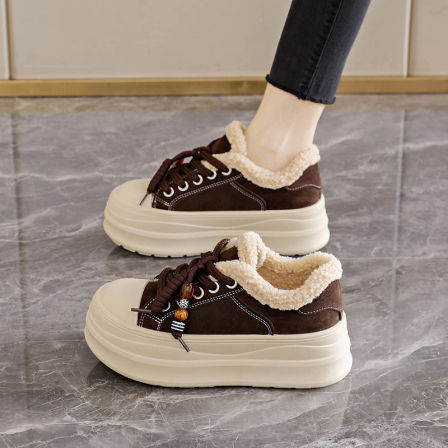 皮面棉鞋女款2025新款冬季羊羔毛毛鞋松糕厚底板鞋复古保暖雪地靴