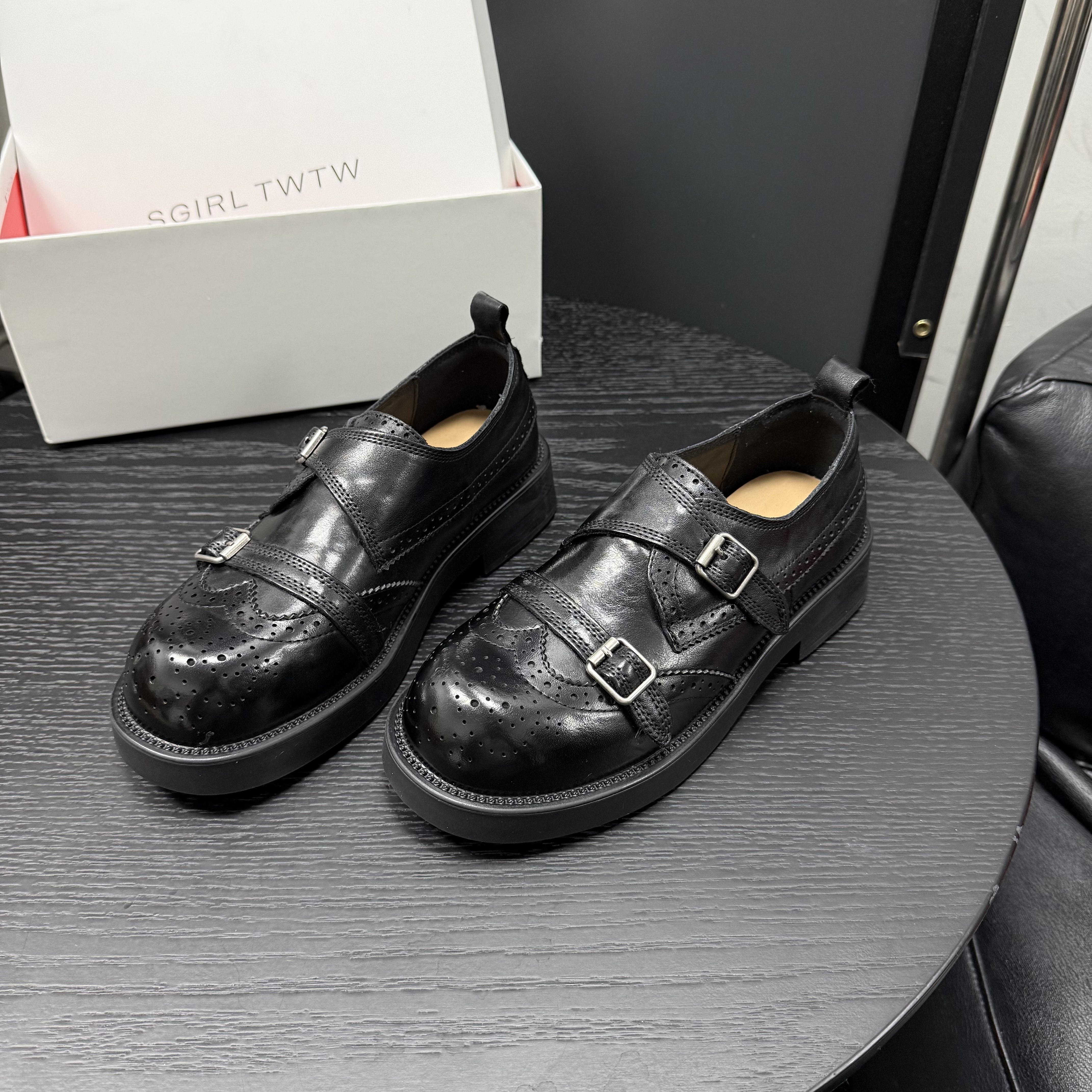 2026新款头层小牛皮布洛克鞋女厚底百搭舒适透气乐福鞋主图