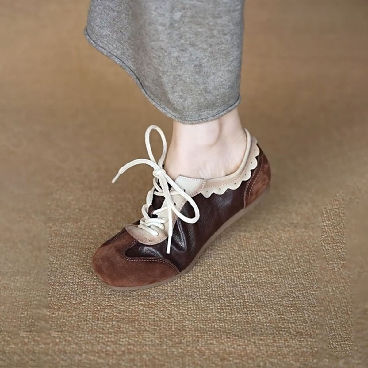 羊皮版~轻便复古休闲系带德训鞋女老钱风雕花圆头平底低跟小皮鞋主图