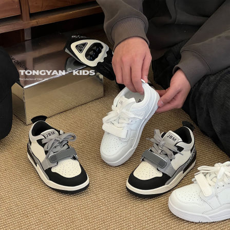 男童运动鞋2026春秋新款厚底板鞋中大童休闲鞋软底鞋子儿童小白鞋