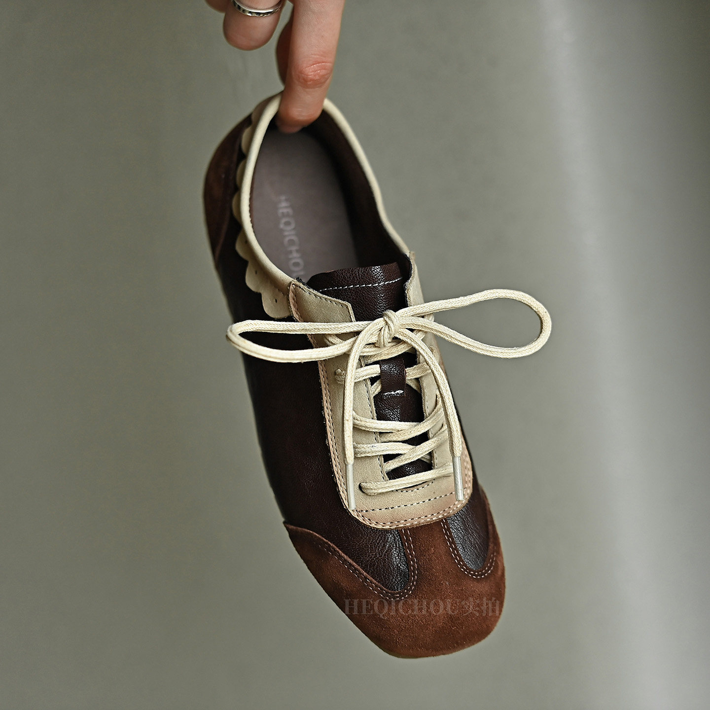 何其丑 复古圆头休闲系带德训鞋女新款户外运动鞋百搭平底女鞋子主图