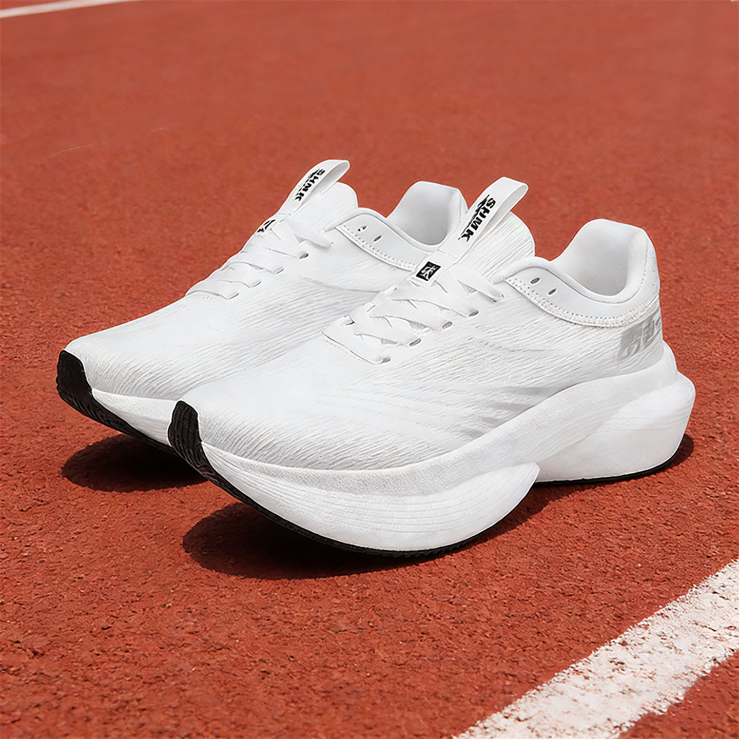 男生鞋子全白色运动鞋初中生透气厚底防滑久站不累脚男款竞速跑鞋主图