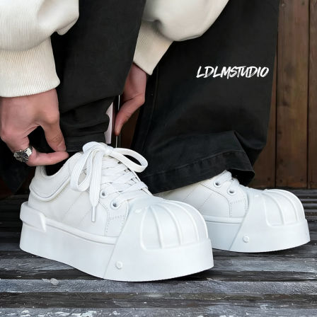 两点浪漫2026春季新款5CM轻质厚底增高板鞋面包鞋贝壳头小白鞋男
