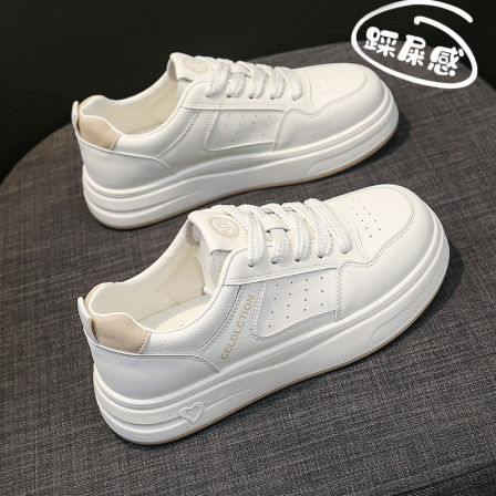 商场同款踩屎感真皮小白鞋女款2026新款爆款春季百搭厚底运动板鞋