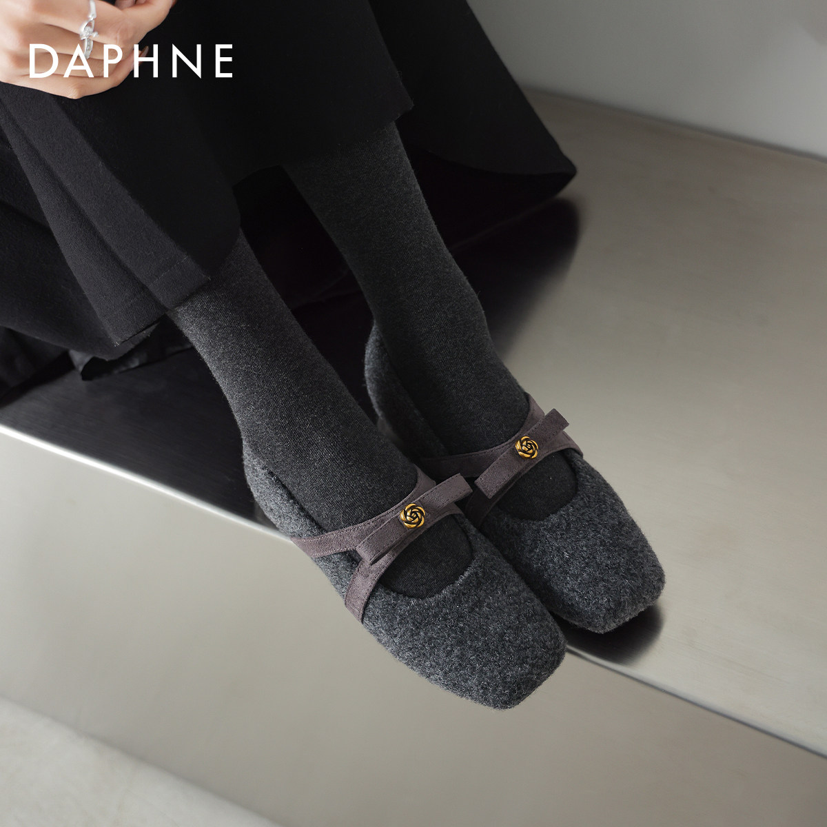 达芙妮毛呢单鞋女秋冬季平底鞋法式玛丽珍女鞋内增高芭蕾加绒鞋子主图