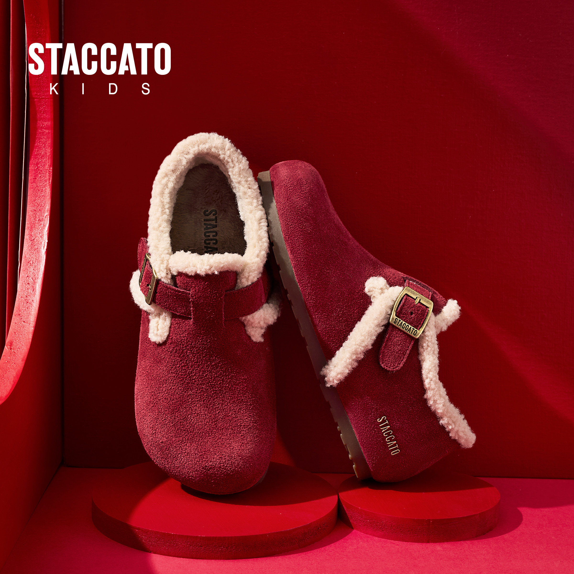 思加图童鞋儿童加绒保暖勃肯鞋2026冬季新款新年红色女童毛毛棉鞋主图