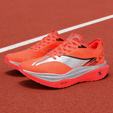 桔红色运动鞋防滑超轻碳板青少年男鞋减震踩屎感厚底初中生跑步鞋