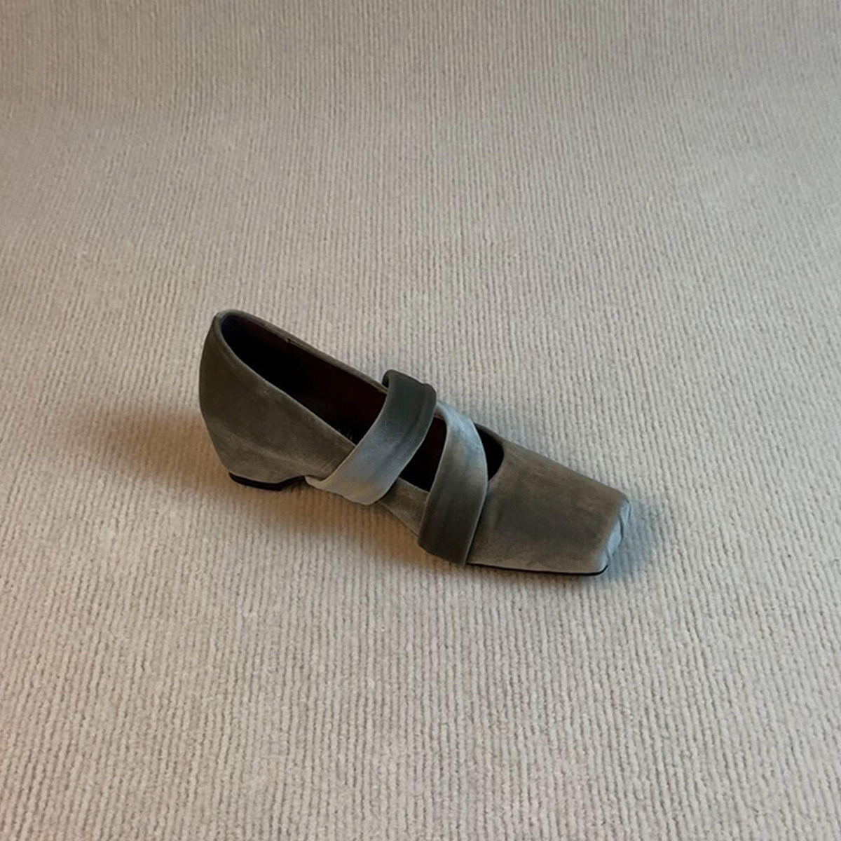 羊皮版~法式丝绒高跟交叉带芭蕾鞋女方头猪鼻子内增高慵懒风单鞋主图