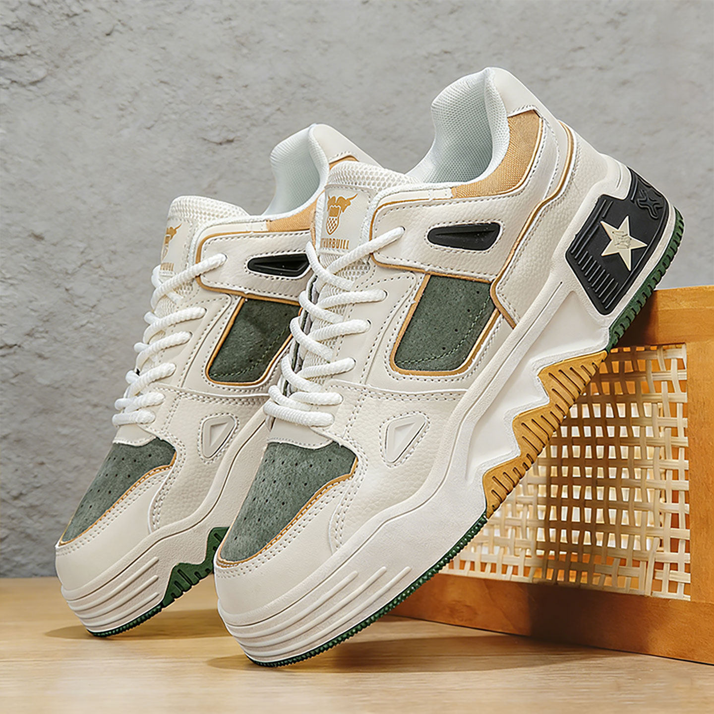 男鞋春季新款小众设计青少年高级感休闲板鞋增高厚底运动小白潮鞋主图