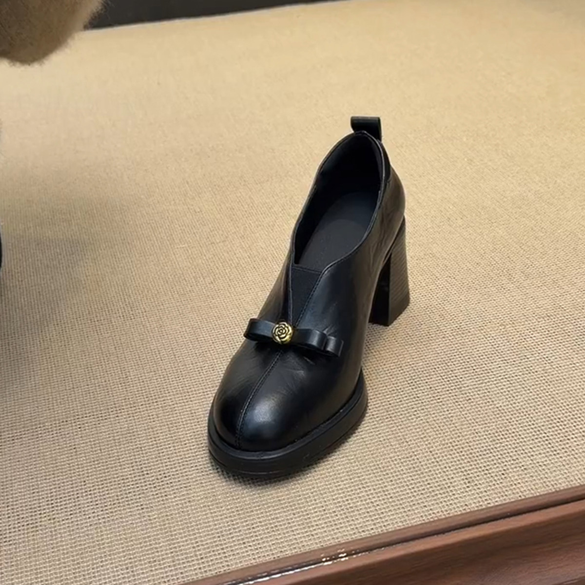 羊皮版~甜酷复古风高跟乐福鞋女不累脚真皮深口茶花蝴蝶结小皮鞋主图