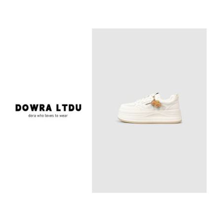 朵拉2026年春季新款圆头纯色时尚百搭休闲小白鞋女潮31-18836