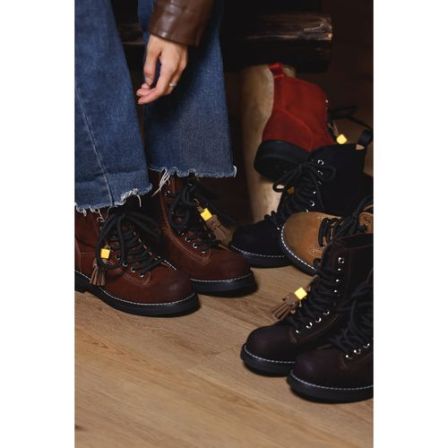 DONNA CHENEY纯色短筒复古百搭秋季马丁靴缝制休闲皮靴