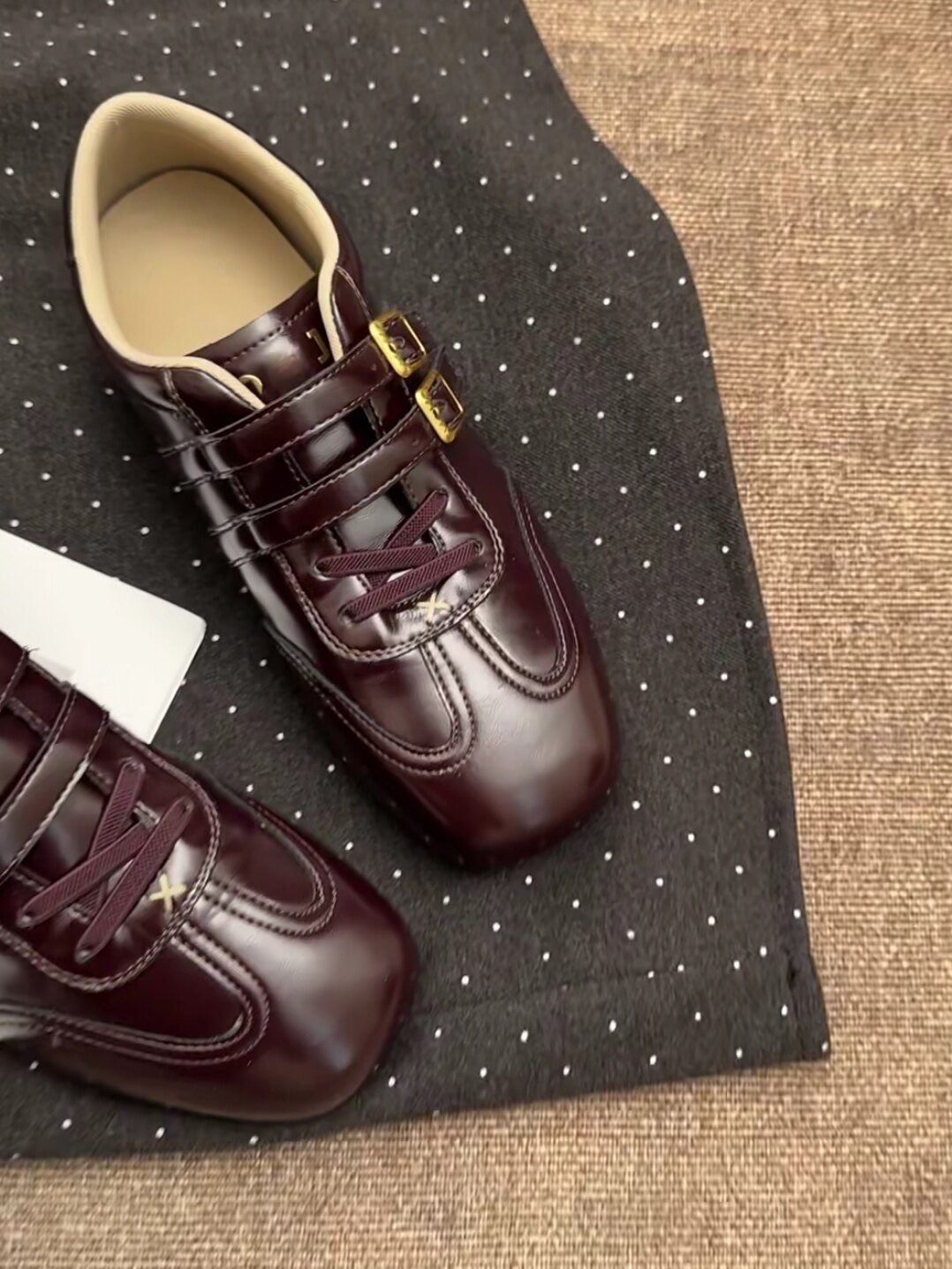 德训鞋女复古小皮鞋春季新款魔术贴深棕色皮带扣方头休闲百搭单鞋主图