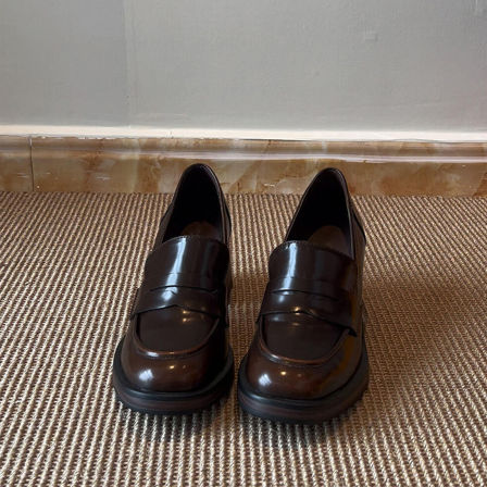 Wheat house ~！日系复古圆头真皮乐福鞋女通勤一脚蹬高跟小皮鞋