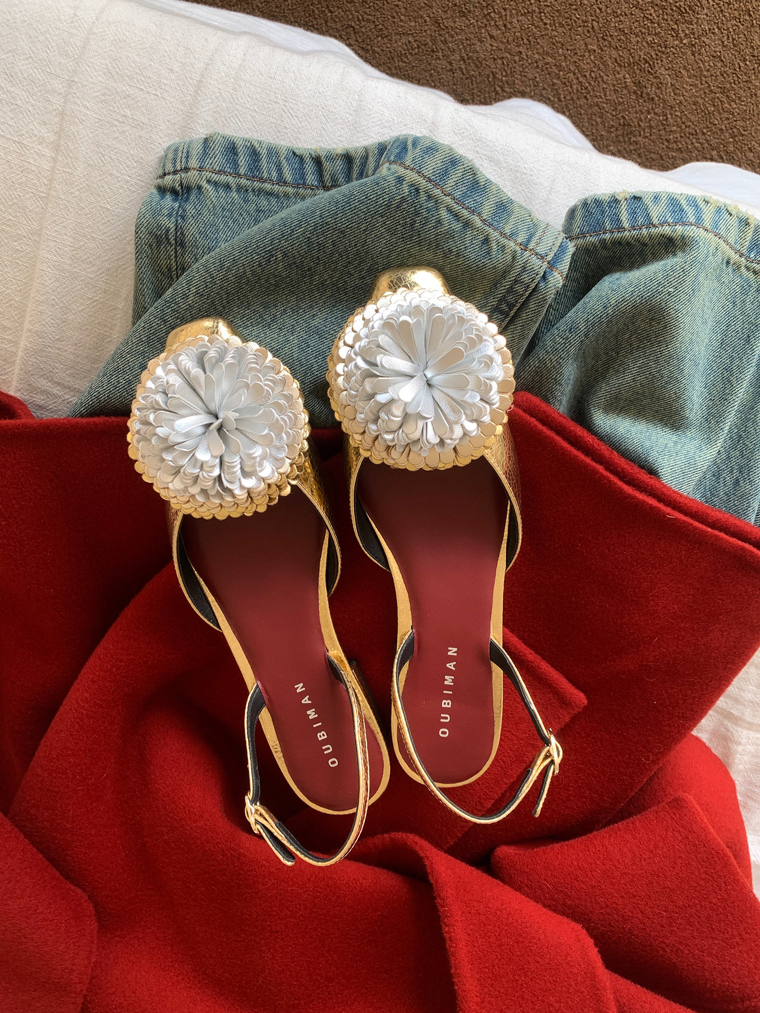 1.24新品鞋大师2026春季金色花朵真皮浅口方头平底鞋凉鞋女主图