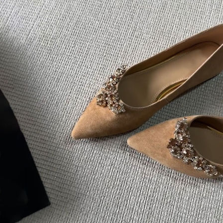 羊皮版~设计感绝美水钻尖头浅口通勤百搭单鞋女一脚蹬舒适平底鞋