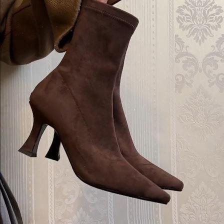 秋冬新款尖头高跟瘦瘦靴女法式细跟复古后拉链绒面短靴弹力时装靴