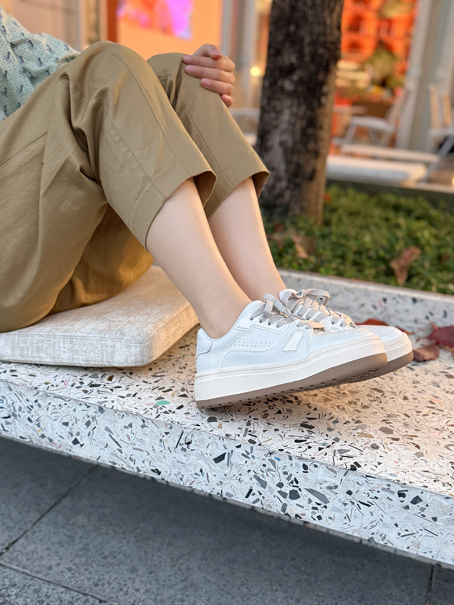 你看的白不是白，脏脏小白鞋！！荔枝纹头层牛皮，4.5cm厚底板鞋主图