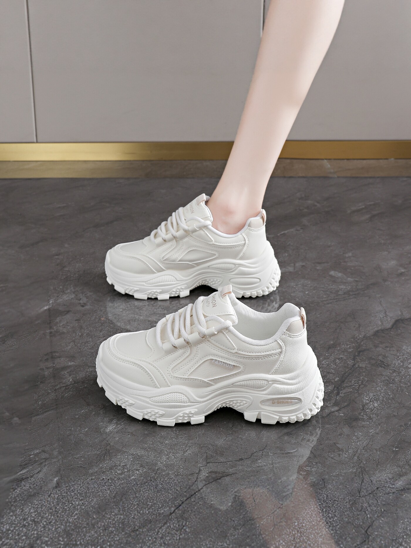老爹鞋女小个子显高2026年新款春季防水轻巧厚底小白鞋增高运动鞋主图