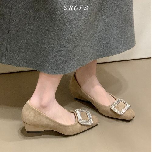 啄木鸟法式方扣水钻坡跟一脚蹬单鞋新款通勤丝绒方头高跟鞋女主图