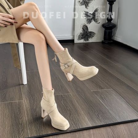 防水台高跟靴子女冬季2025新款厚底粗跟绒面瘦瘦靴气质高跟鞋短靴