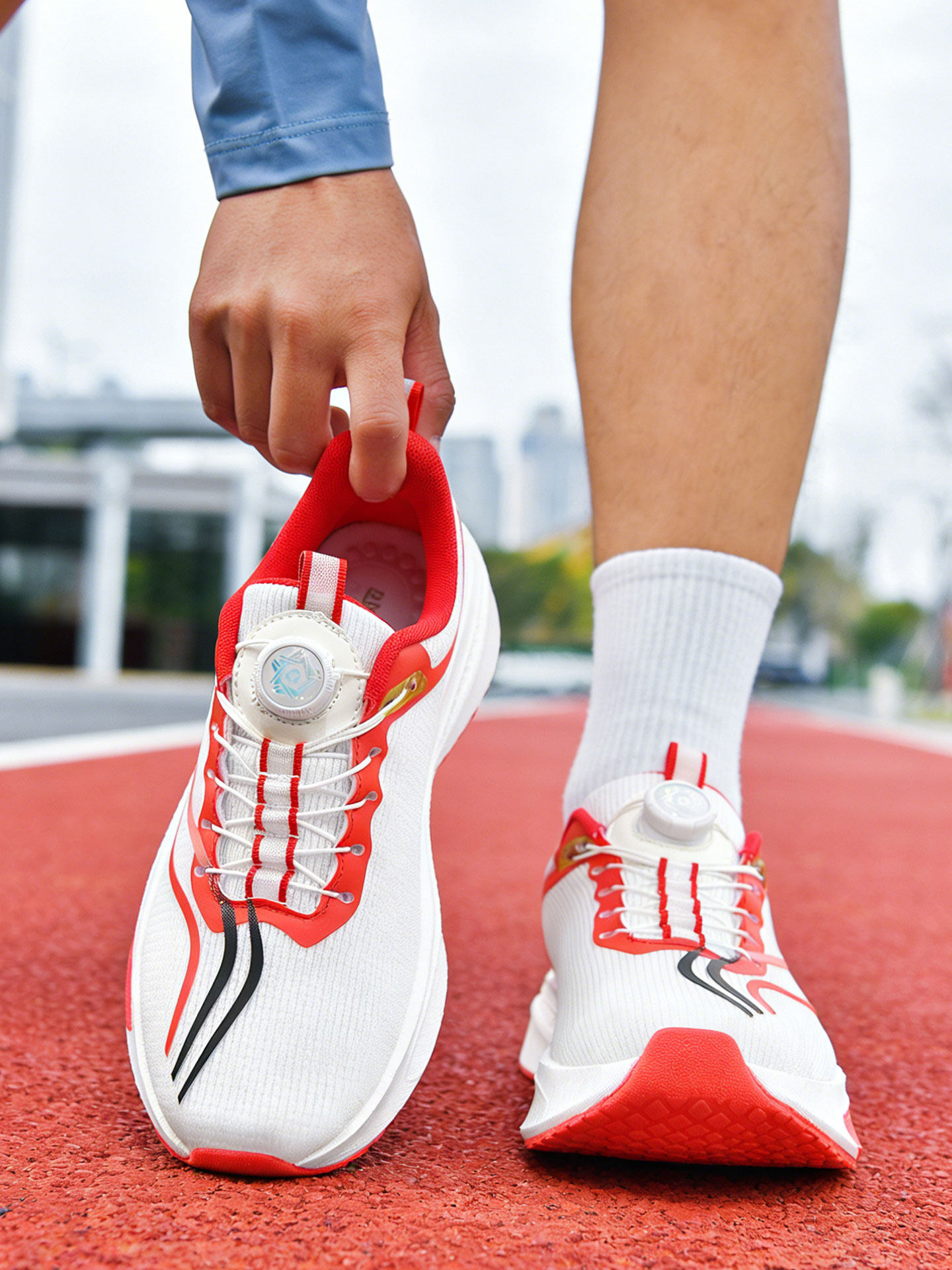 男生马年红色运动鞋初中学生减震透气鞋子男孩小学生不带碳板跑鞋主图
