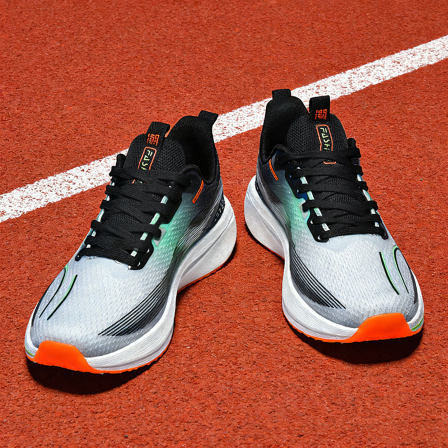 碳板运动鞋男款青少年大尺码透气防臭初中学生减震软底超轻体考跑鞋