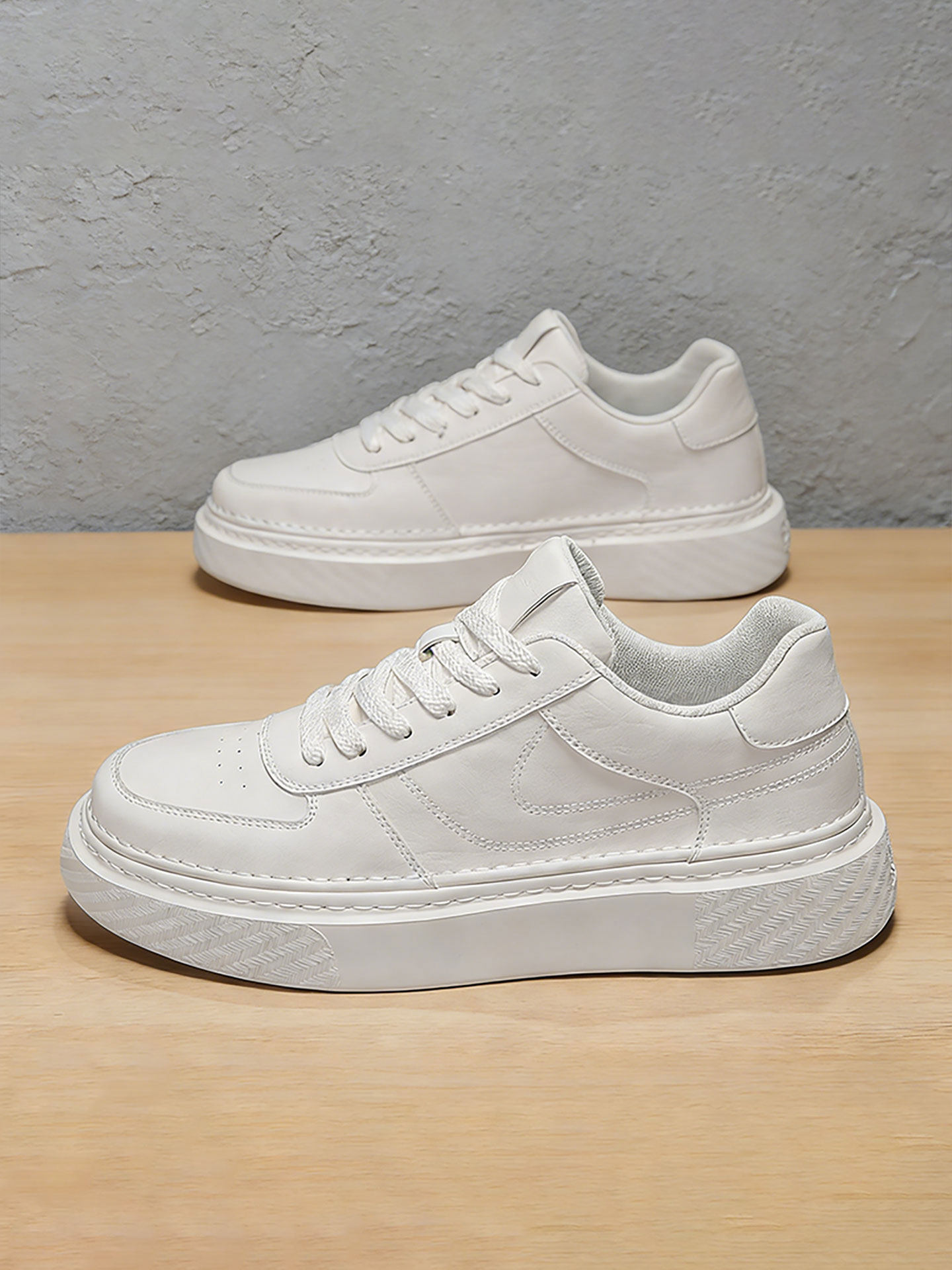 小白鞋男款休闲日常百搭2026新款男士鞋子高级感厚底增高板鞋主图