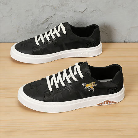 男士休闲鞋子百搭透气轻便黑色帆布鞋男款平底舒适刺绣小蜜蜂板鞋
