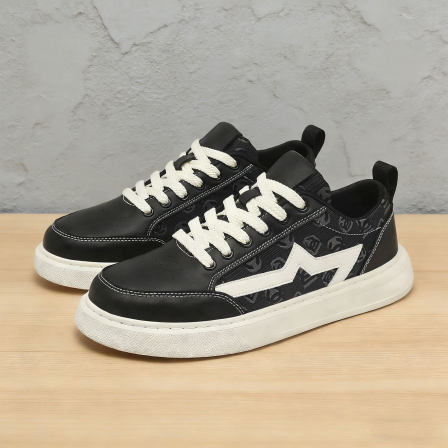 2026新款男款鞋子高级感皮面板鞋轻便防滑青少年潮流运动休闲鞋子