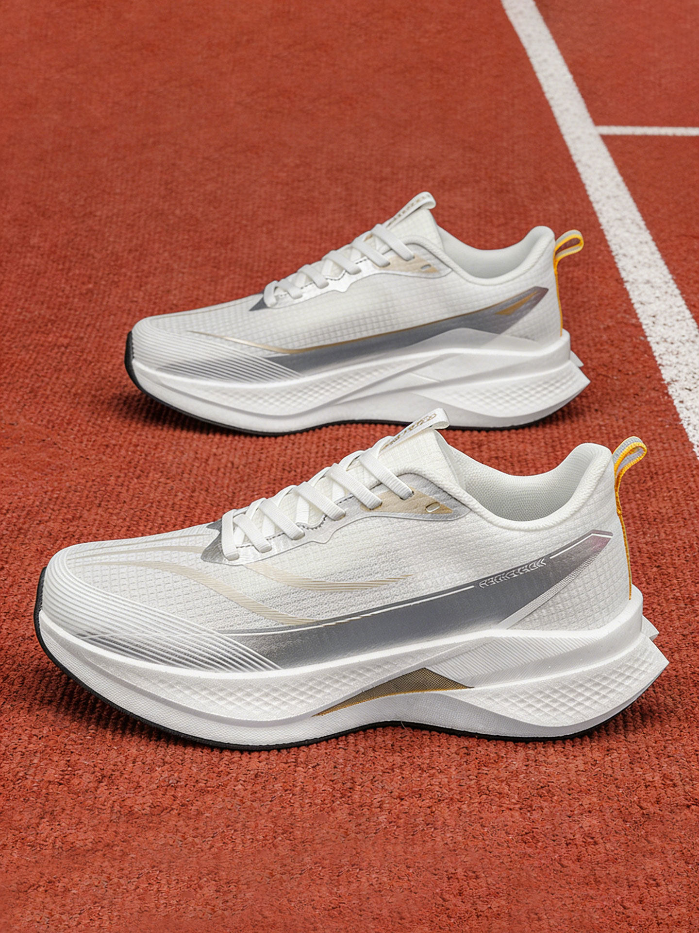 白色男鞋透气轻便无碳板跑鞋不脚臭初中生大童爆米花底男款运动鞋主图