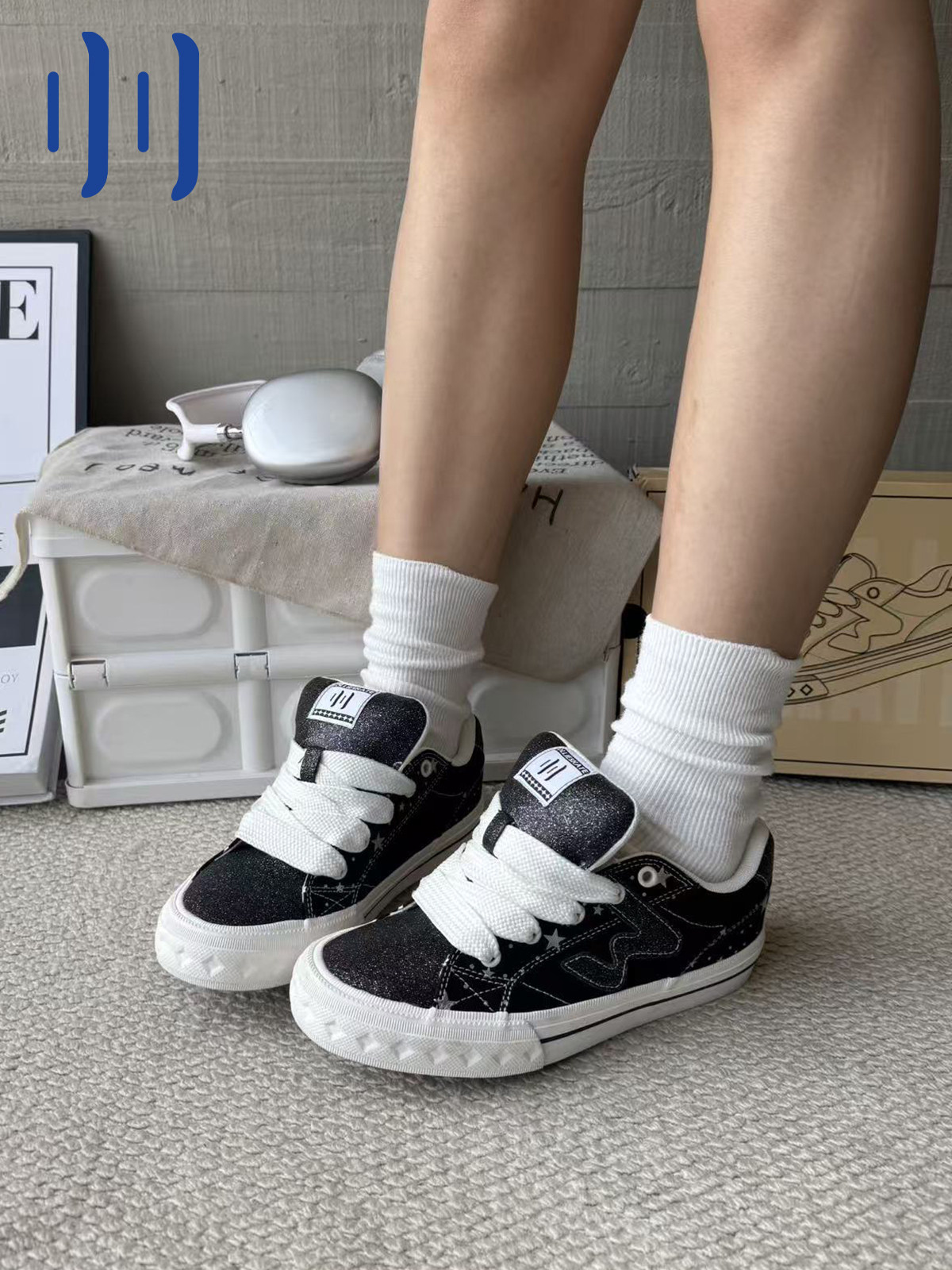 顽刻ollieskate贝果黑色亮晶晶红底BAKE低帮W软底男女款面包板鞋主图