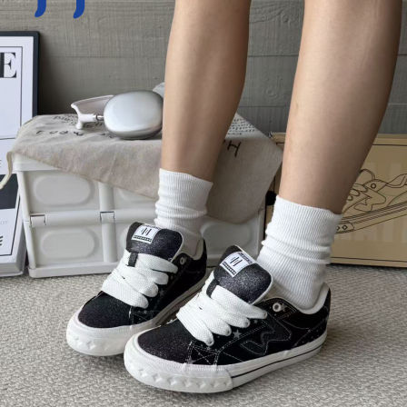 顽刻ollieskate贝果黑色亮晶晶红底BAKE低帮W软底男女款面包板鞋