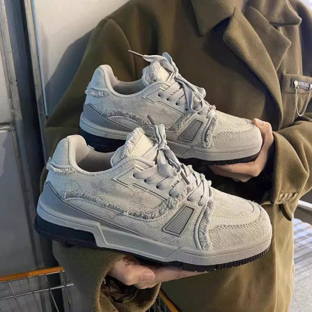 李宇新面包男鞋春季百搭复古休闲板鞋小众设计青少年厚底运动潮鞋