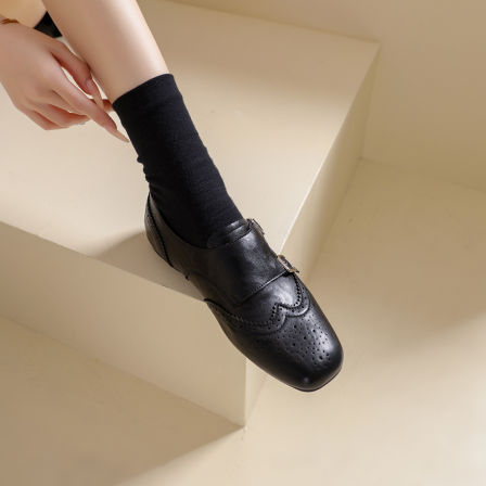 复古雕花乐福鞋女款2026新款春季平底不累脚通勤单鞋英伦风小皮鞋