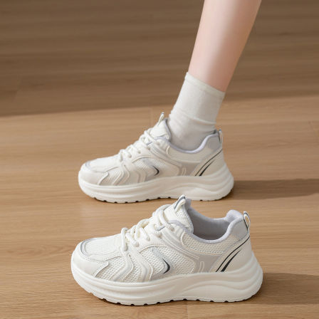 羽毛球鞋女款2026春季新款初中学生跑步鞋软底轻便网面运动小白鞋