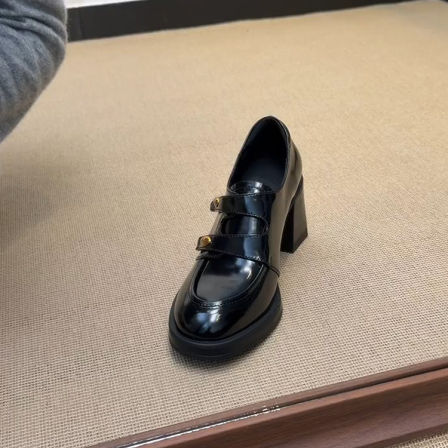 羊皮版~法式漆皮小个子高跟通勤乐福鞋女小金豆魔术贴深口小皮鞋