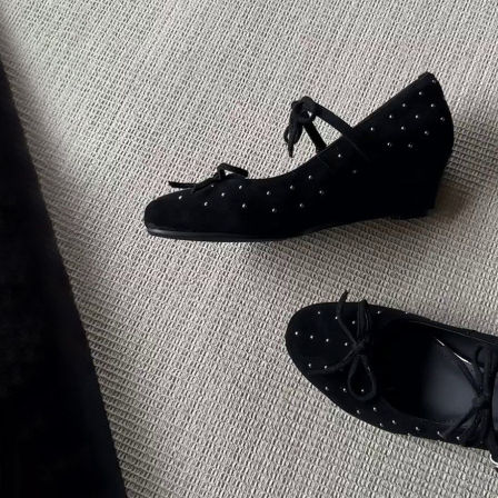 Wheat house ~！复古铆钉蝴蝶结坡跟玛丽珍靴女圆头浅口气质单鞋