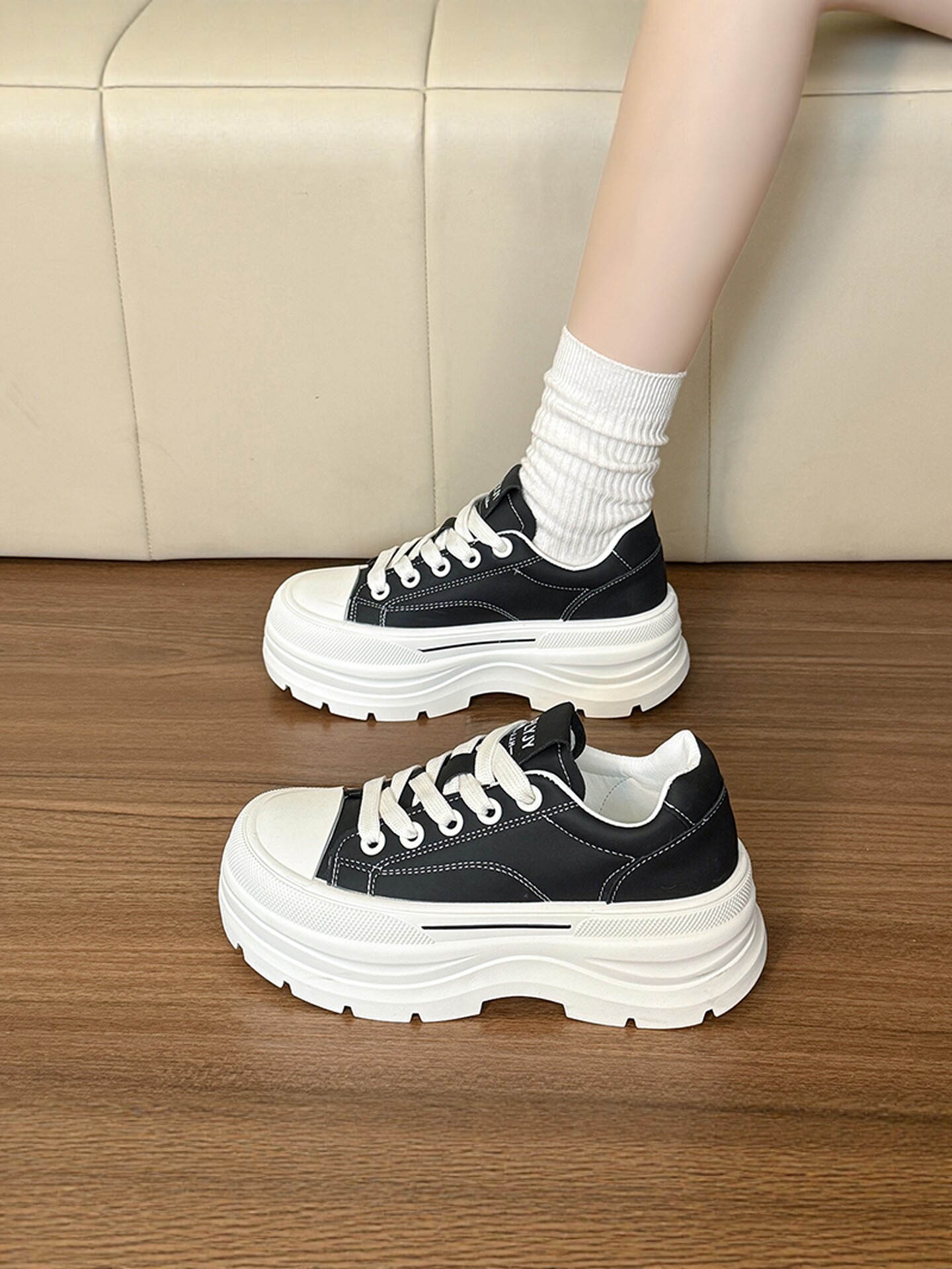 帆布鞋女2026新款春秋百搭小白鞋轻便松糕厚底爆款增高老爹鞋单鞋主图