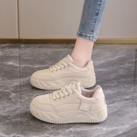 运动板鞋女2026新款春季轻便不累脚孕妇平底小白鞋厚底松糕休闲鞋